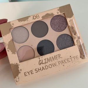 DB glimmer eye shadow palette